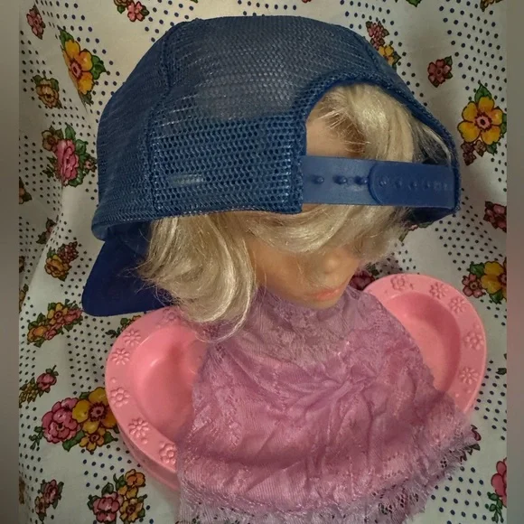 VTG Labatt’s Pilsner Beer Hat - Picture 3 of 4